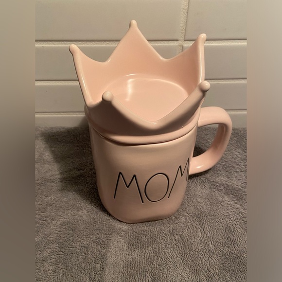 Rae Dunn Mom Mug - Picture 2 of 3